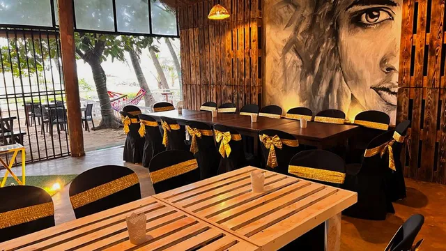 Bee Beach Family Restaurant