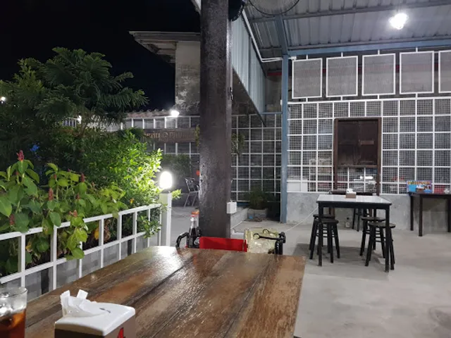 ร้านกินเส้นซีฟู้ด