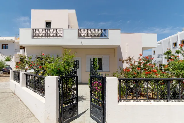 Golden Star Apartments