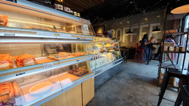 Gold 'n Pearl Bakery Cafe