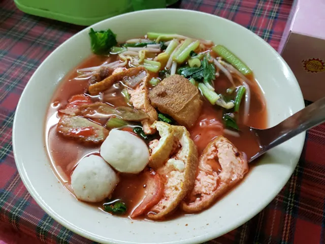 ร้านอาหารเจ เจ้เจิน ตลาดโก้งโค้ง (珍姐素食馆）