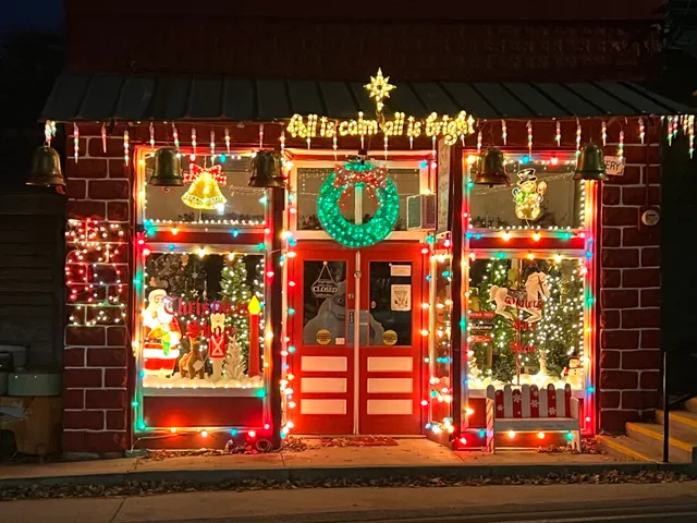 The Caledonia Christmas Shop