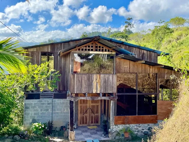 Casa Lajas - Hospedaje, Granja y Turismo rural
