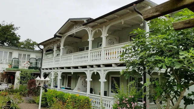 Kastanienhof - Pension und Ferienwohnungen