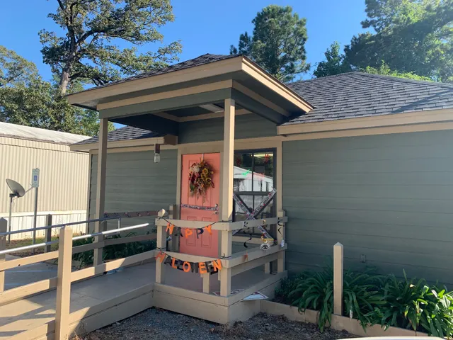 Color 'N Shear Hair Salon