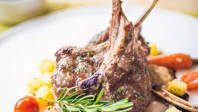 Farina's Bar and Event Venue