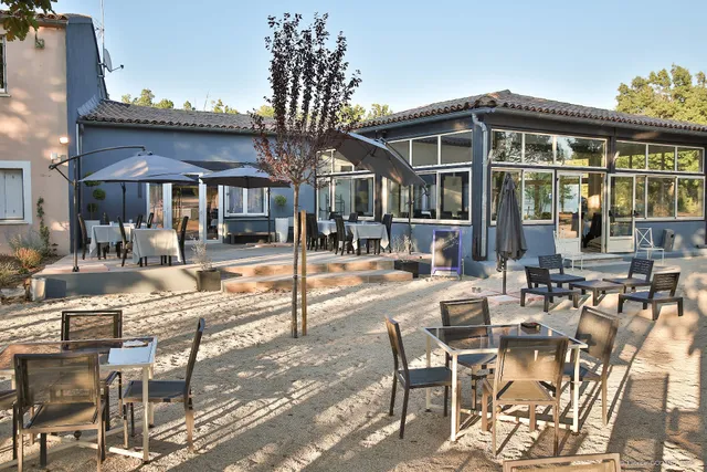 Hôtel Restaurant Des Lavandins