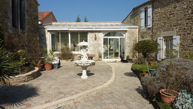 The relay of the cure