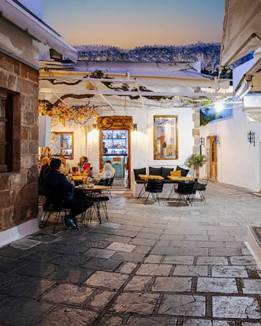 Giorgos Food & Cocktail Bar