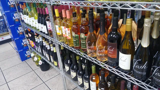 CHEERS WINE & LIQUOR HOWLAND DELTONA