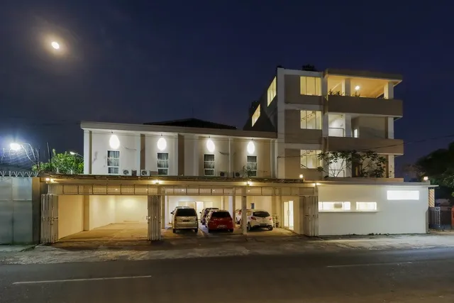 RedDoorz near Stadion Manahan Solo