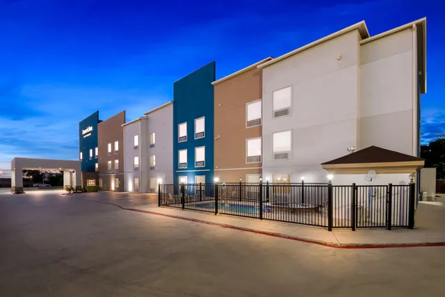 AmericInn by Wyndham New Braunfels