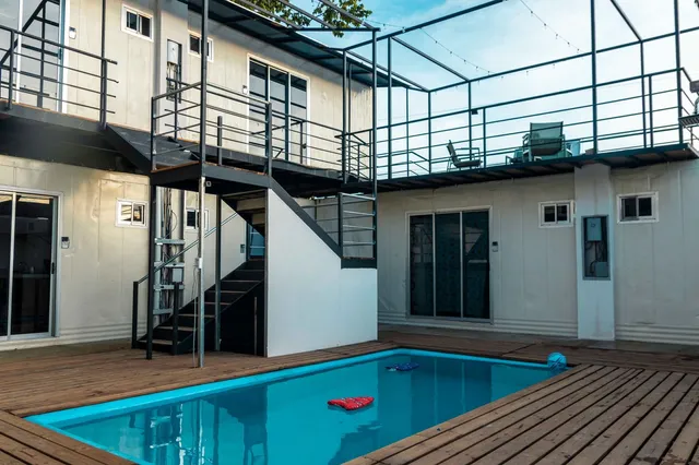 Container Emi's Place