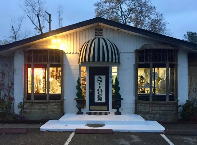 Antique Cottage & Garden