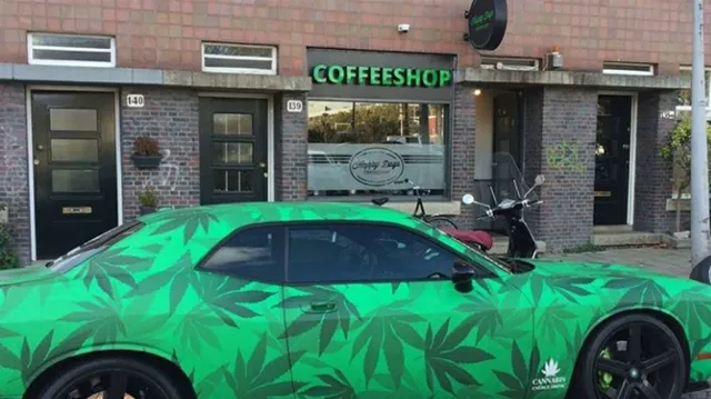 Coffeeshop Happy Days