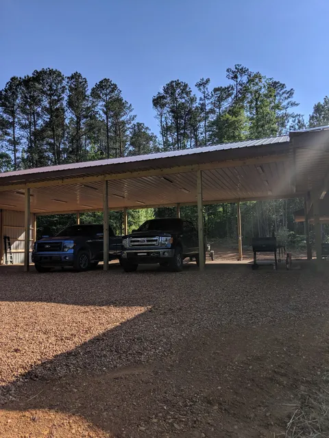 The Lake Lodge at Paris Landing