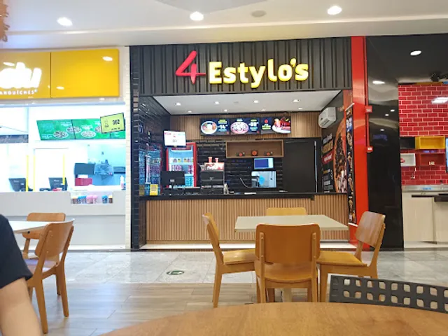 4 Estylo's - Solares Shopping