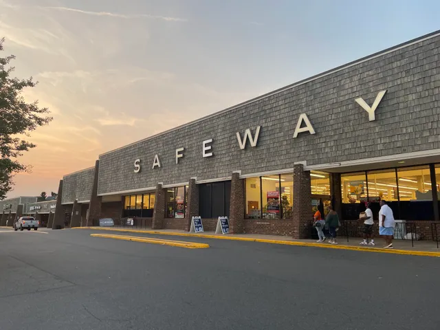 Courthouse Plaza Shopping Center