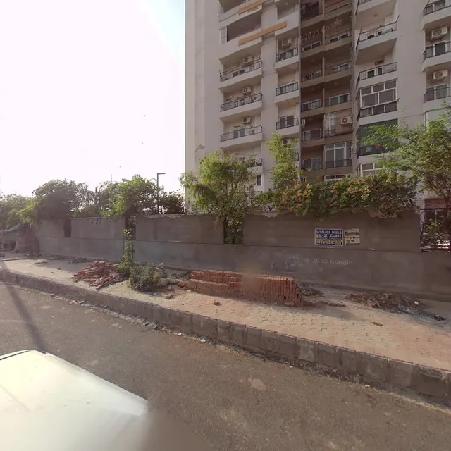 OYO 827208 The Maruti Hotel