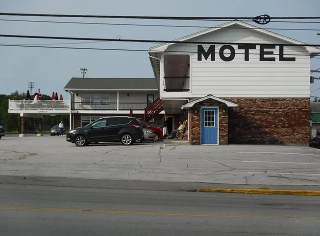 Brewer Motor Inn
