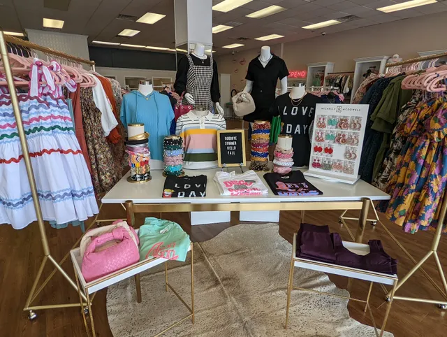 Trendy Chicks | TREND