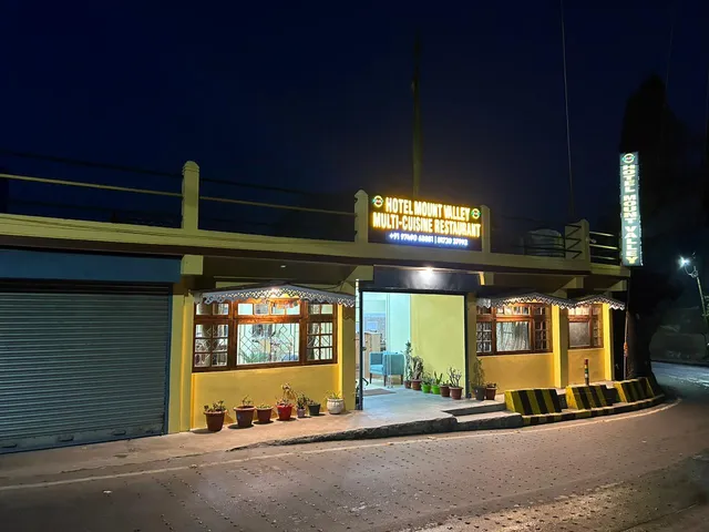 Hotel Mount Valley and Restaurant