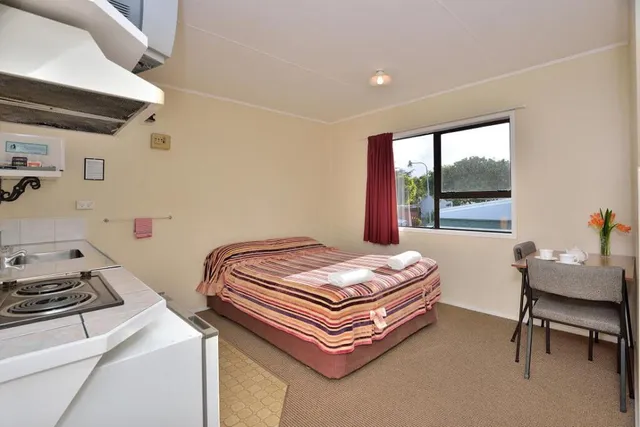 Auckland North Shore Motels & Holiday Park