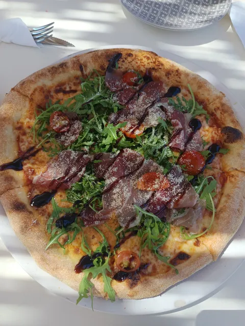 Flox Bar and Greek Restaurant