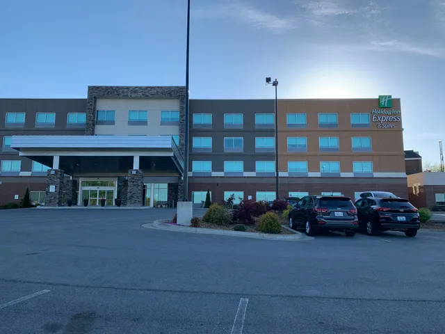 Holiday Inn Express & Suites Danville, an IHG Hotel