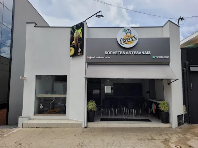 Mr Freddo ice cream shop