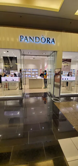 Pandora Jewelry Walden Galleria