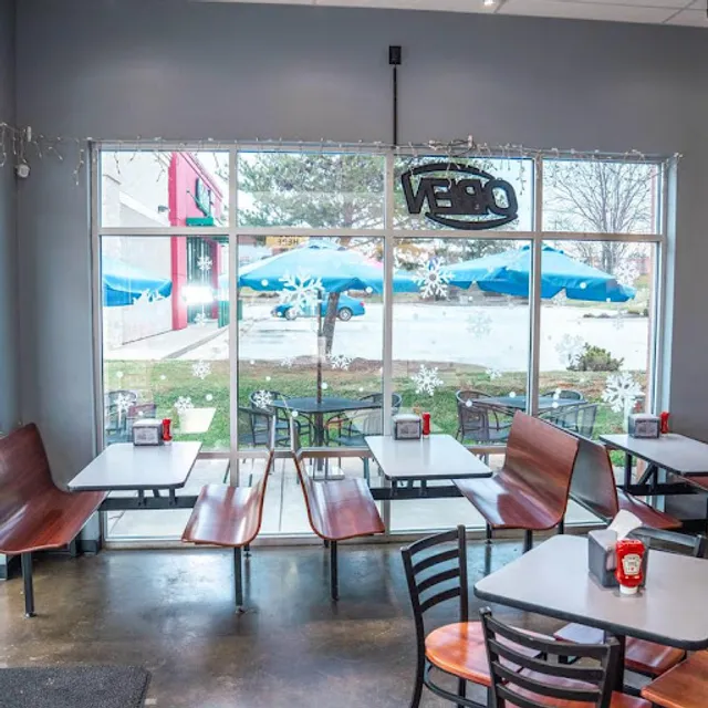 Lee's Hoagie House LKW