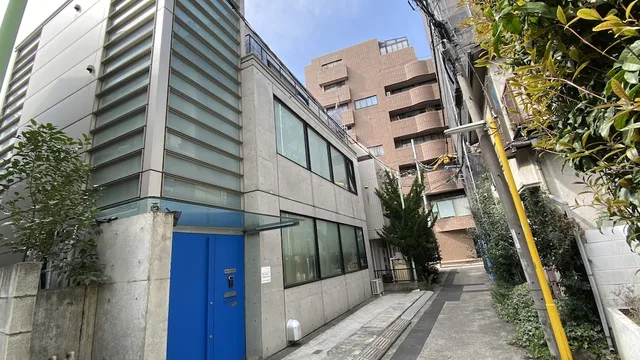 HOTEL ADONIS ホテルアドネス（男性専用2段ベッド10人部屋と6人部屋）（女性不可/個室なし）