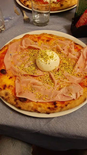 L'isola che non c'è& pizzeria borgo antico