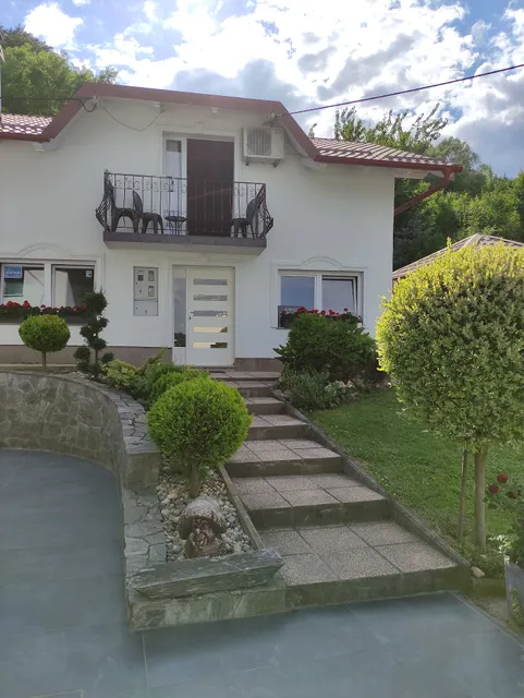 Apartmani Lara, Zara i Toni