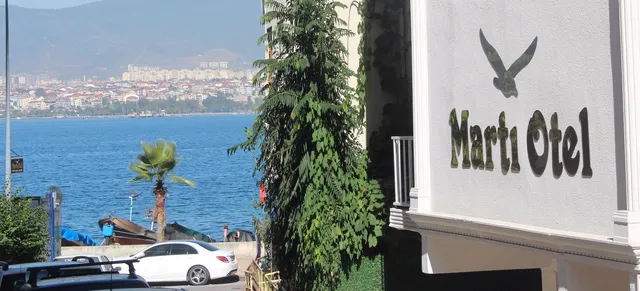 Seagull Hotel (Değirmendere / puddles)