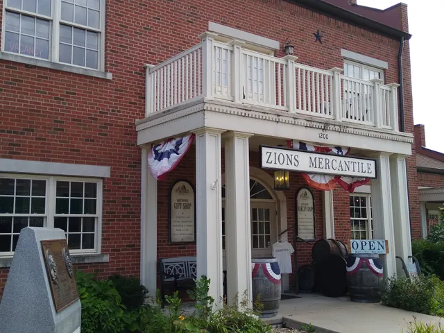 Nauvoo Tours & Gift Shop