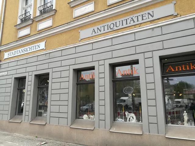 Antiques in the Nikolai Quarter
