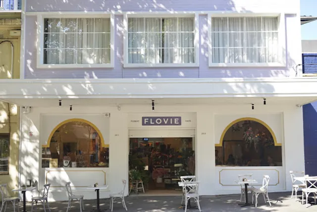 FLOVIE FLORIST CAFE