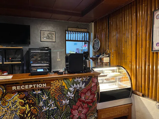 Romlan Restaurant & Bakery Café