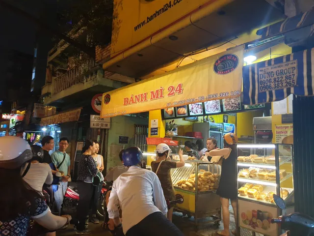 Bánh Mì 24