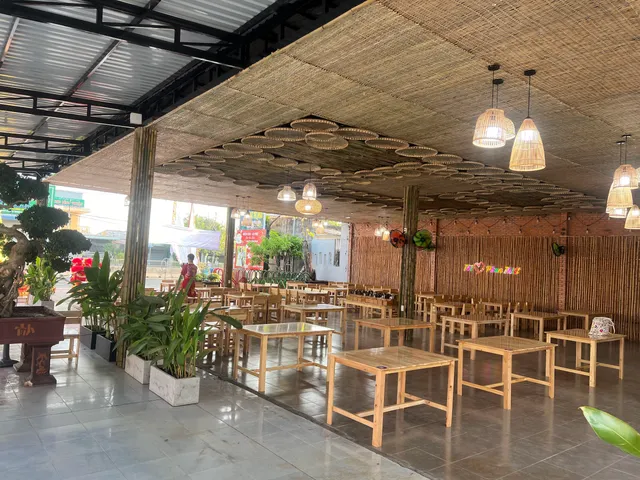 Cơm Niêu Phan Thiết ( BIRD OF PARADISE )