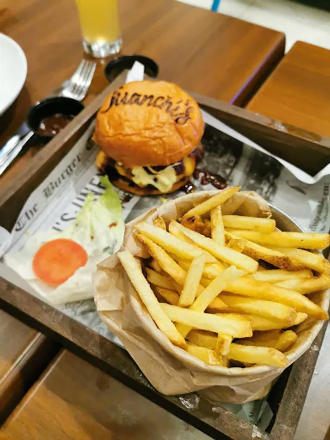 Juanchis Burgers Sambil Outlet