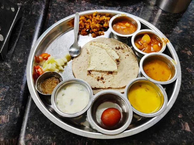 New Santusht Thali Restaurant