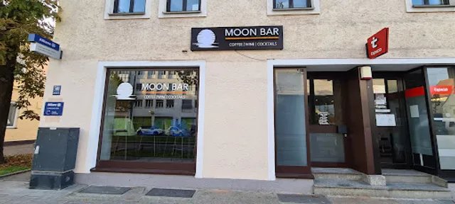 Moon Bar