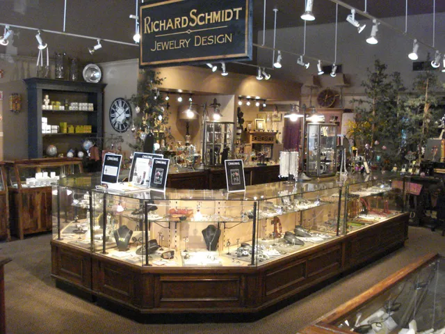 Richard Schmidt Jewelry Design
