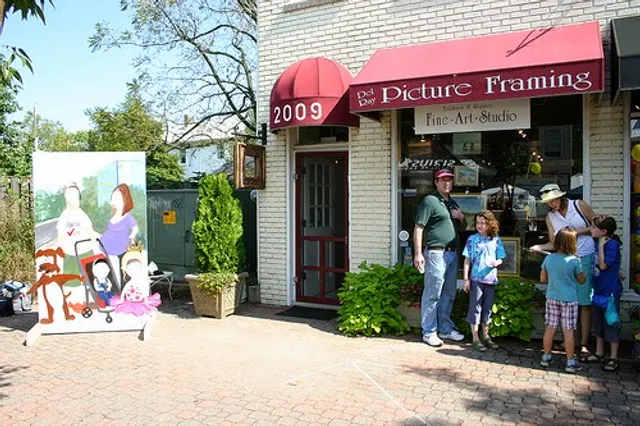 Del Ray Picture Framing