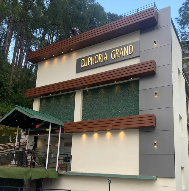 The Euphoria Grand : Hotel Near ISBT Shimla