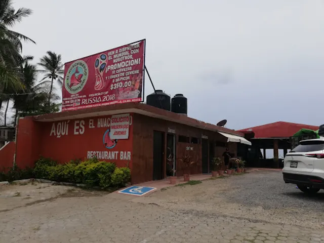 El Huachinango Restaurante Bar
