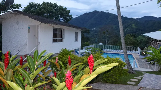 CENTRO VACACIONAL PISCINA SAN JAVIER